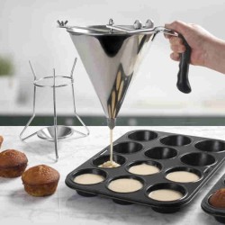 Embudo dosificador de acero inoxidable 18/10 Lacor, capacidad 2 litros