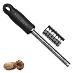 Microplane spice grater