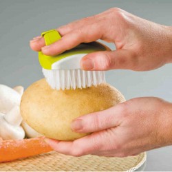 Cepillo limpia verduras de Ibili