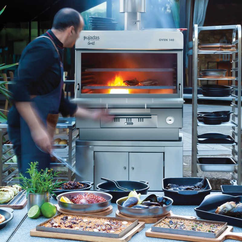 Horno de brasas Oven50 con capacidad de cocción para 40-50 comensales