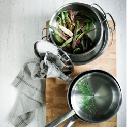 Colador de acero inoxidable Basic de Lacor en oferta